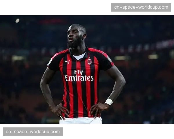 “聚焦:里昂俱乐部官方商城引入AI个性化球衣定制服务首日” “聚焦:里昂俱乐部官方商城引入AI个性化球衣定制服务首日”